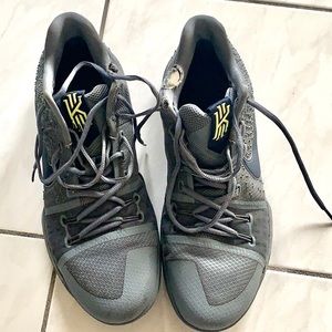 Cool grey Kyrie 3